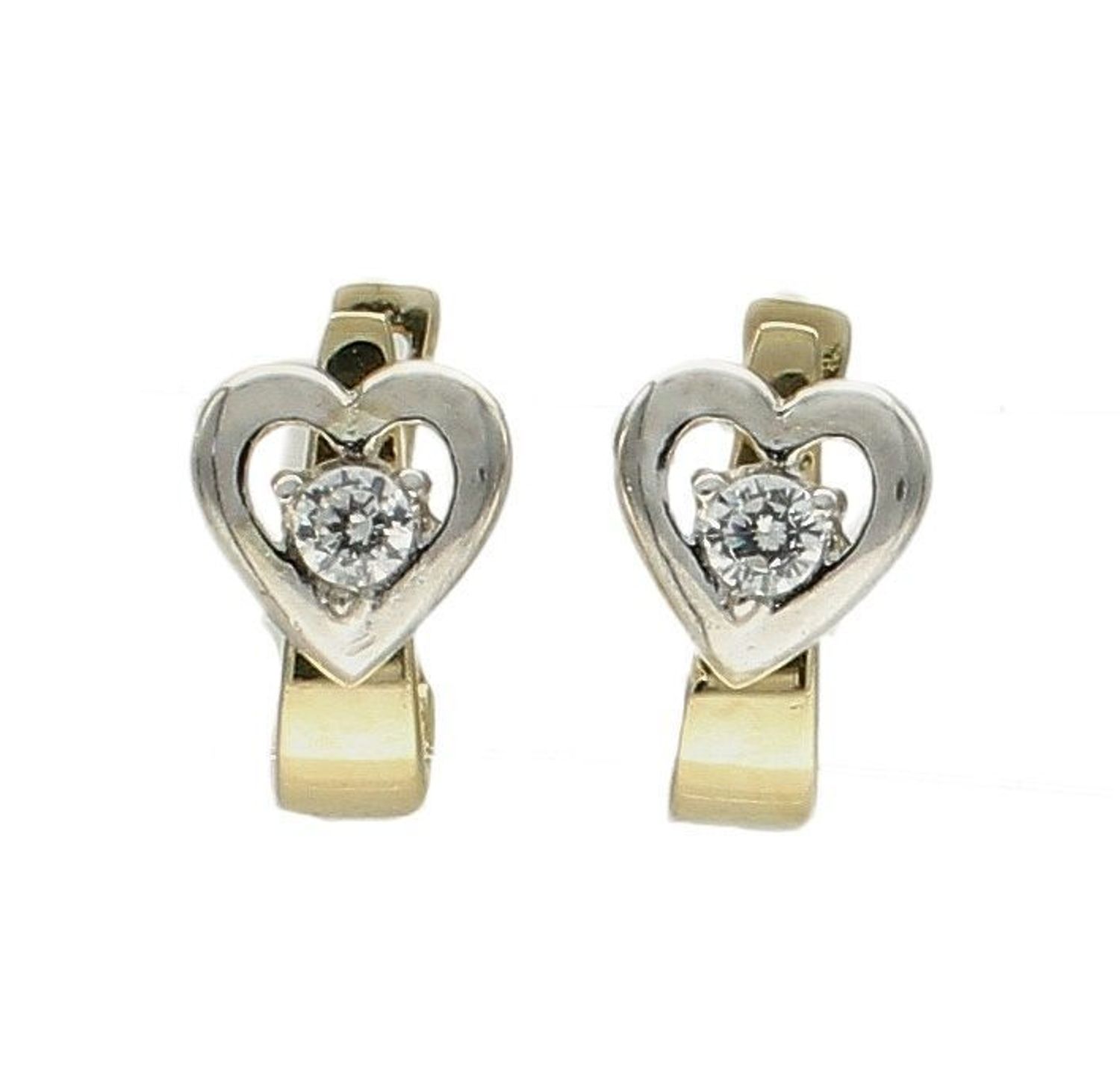 Złote kolczyki dla dziewczynki serduszka KL 3381 333. Delikatne złote kolczyki to idealna propozycja na prezent dla małej dziewczynki. Kolczyki w kształcie serduszka. Przepiękne, złote kolczyki dziewczęce.jpg